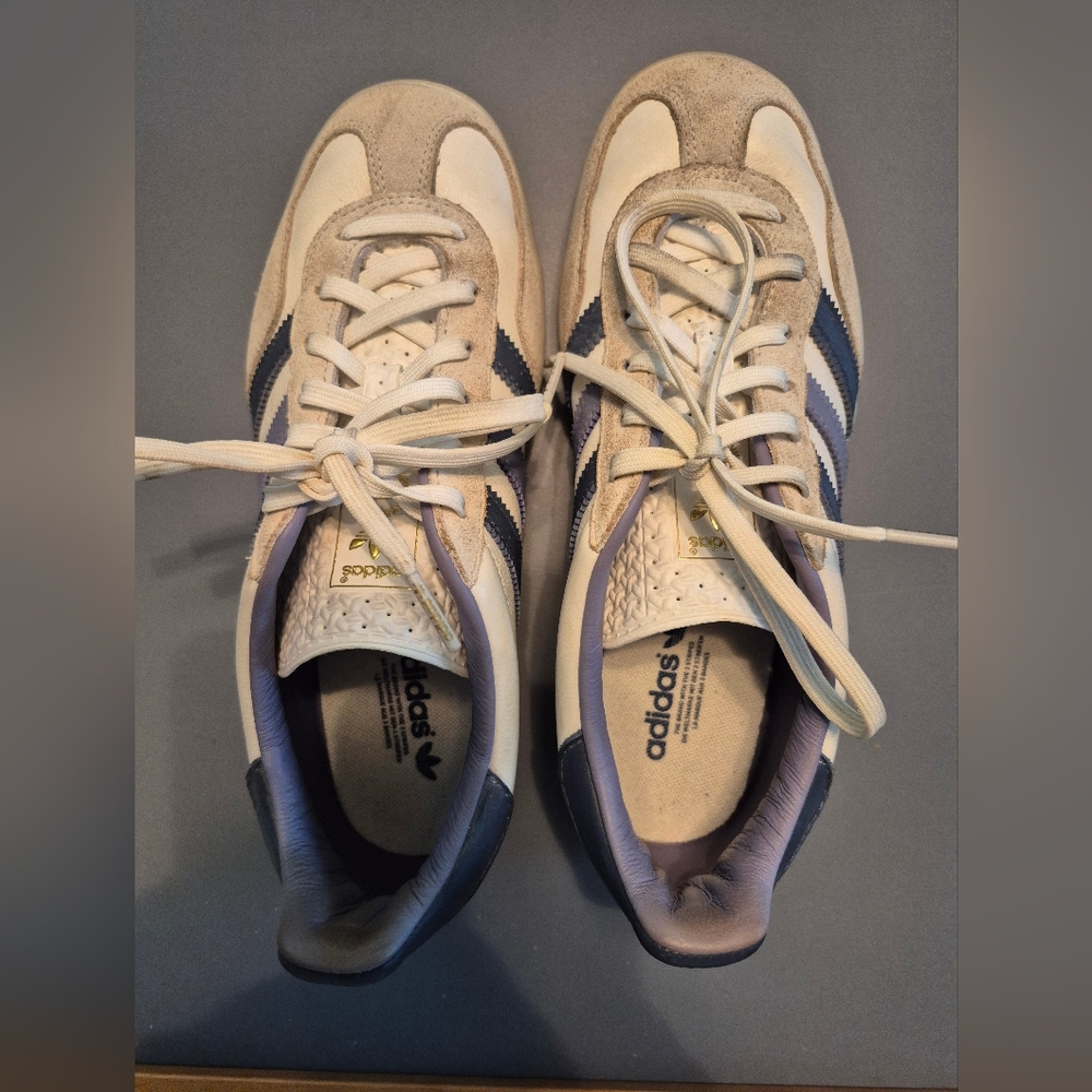 Adidas Gazelle Cream and Blue Sneakers - Size 7.5 Womens